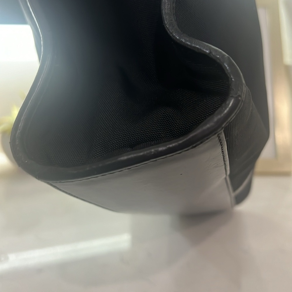 Gucci Black Leather Tote Bag - Picture 9 of 13